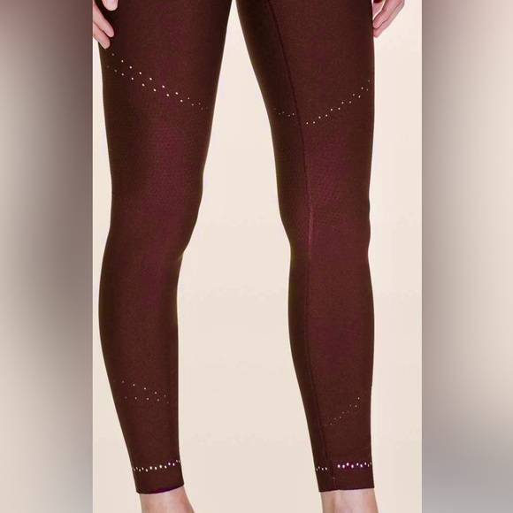 Lululemon “Zoned In Tight” Run / Train in Vibrant Plum Shadow Shade ~ Size 4 - Picture 5 of 7